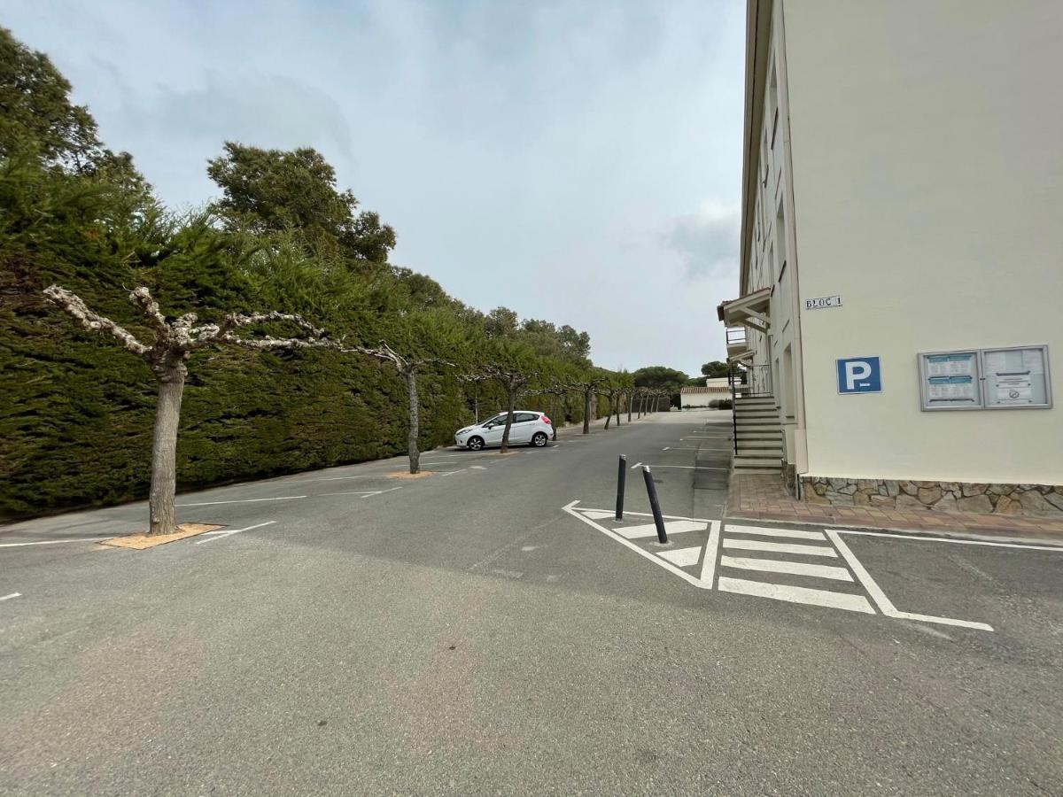 Apartament Amb Piscina I Aparcament - Baixos Amb Jardinet Калелья-де-Палафружель Экстерьер фото