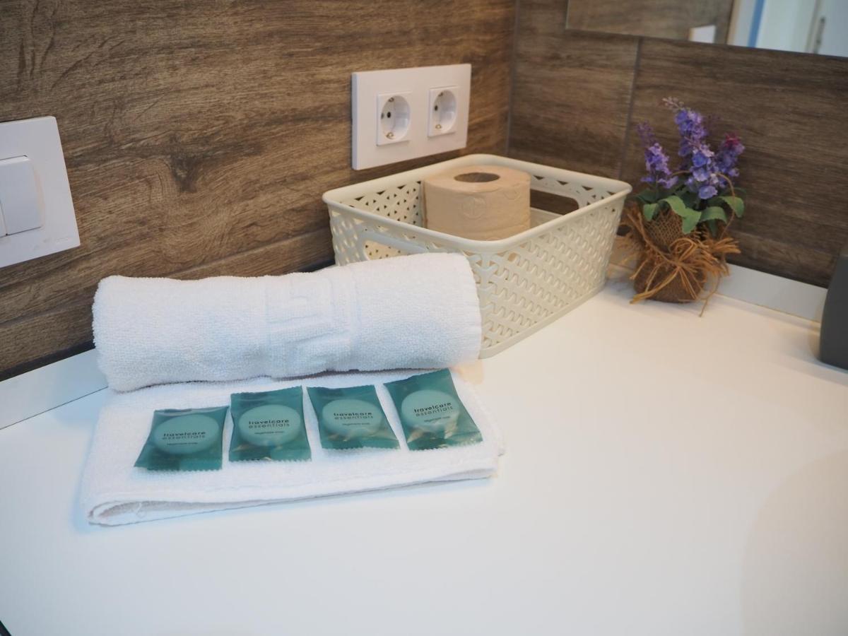 Apartament Amb Piscina I Aparcament - Baixos Amb Jardinet Калелья-де-Палафружель Экстерьер фото