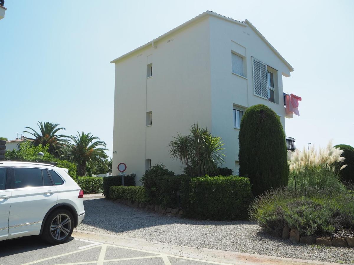 Apartament Amb Piscina I Aparcament - Baixos Amb Jardinet Калелья-де-Палафружель Экстерьер фото